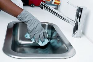 Cuidar la limpieza de la cocina es indispensable para evitar intoxicaciones asociadas a la preparación y el consumo de los alimentos.