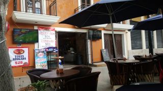 restobar zapopan Mayas Bar